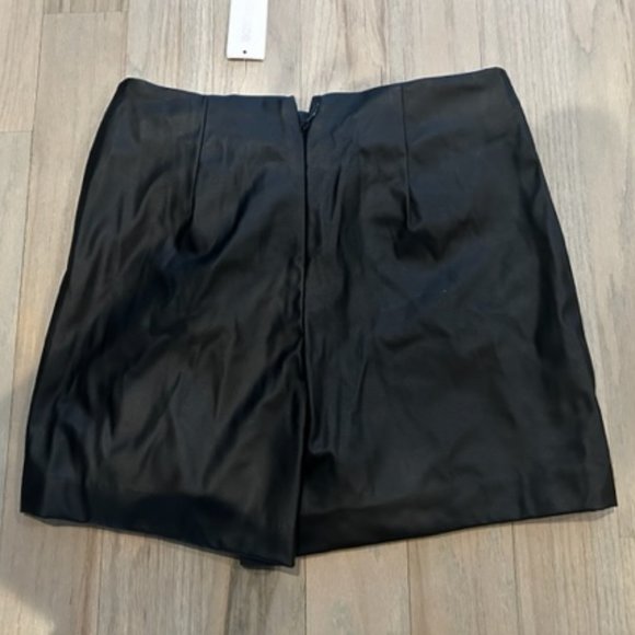 BCBGeneration Black Leather Mini Skort - Size 6 - NWT - Picture 3 of 5